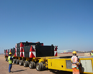 SPMT tự đẩy xe kéo thiết bị nâng nặng
